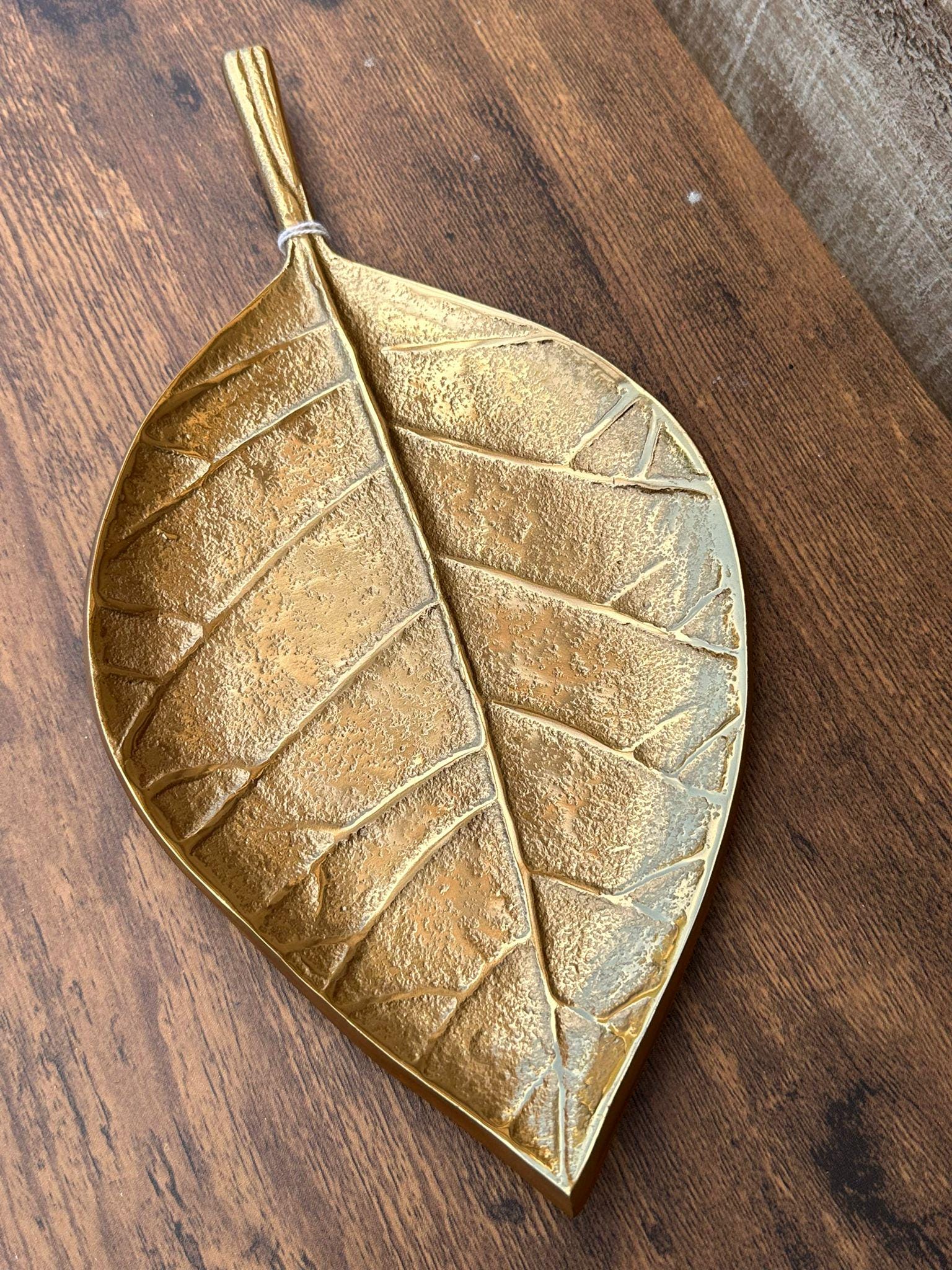 Gold Leaf-Shaped Trinket Dish – 31.5 x 16cm